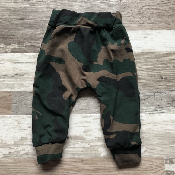 NWOT “Straight Outta Timeout” 2 Piece Infant Set - Picture 7 of 9